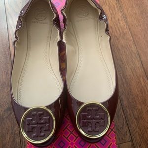 Twiggie Logo Patent Ballerina Flat, Port